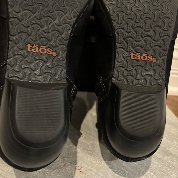 Taos Footwear Black Ankle Boots - Picture 9 of 13